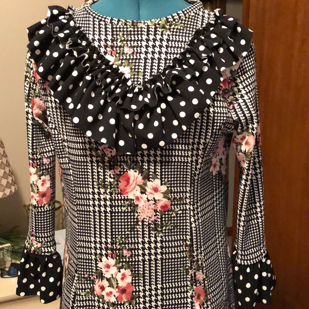 Dress - Picture 2 of 3